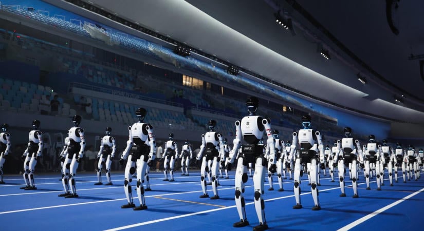 Robban az újabb civilizációs bomba: a véres polgárháborúk, forradalmak után a gyárak élő szervezetek lesznek, a robotok az emberekkel egyesülnek