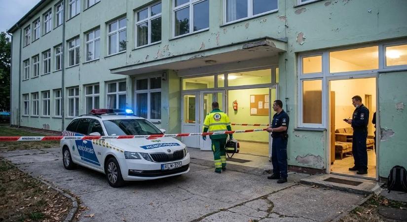 Féltékenységi dráma a győri munkásszálló falai között: tévedésből szúrta hátba lakótársát