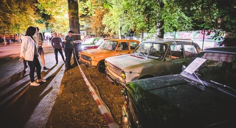Így vonultak a veterán gépcsodák Eger utcáin – videón mutatjuk a nem mindennapi kocsisort