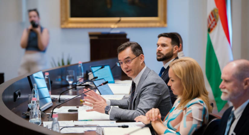 Alpolgármesteri illetményekről is döntenek Debrecenben