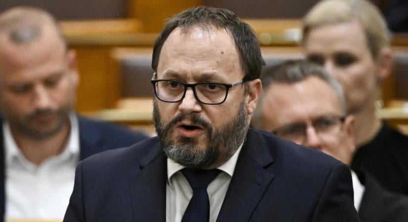 Sávosan nőhetnek jövőre a nyugdíjak 146 ezer forintig