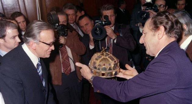 Kádár János nem volt jelen a Szent Korona visszatérésénél