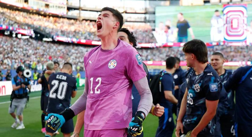 Paraguay kiejtette Németországot, Hollandia is tizenegyesekkel búcsúzott a vb-től, Marokkó a másik továbbjutó