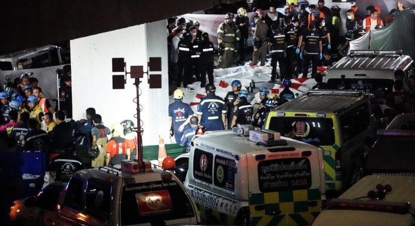 27-en égtek benn egy bangkoki bárban