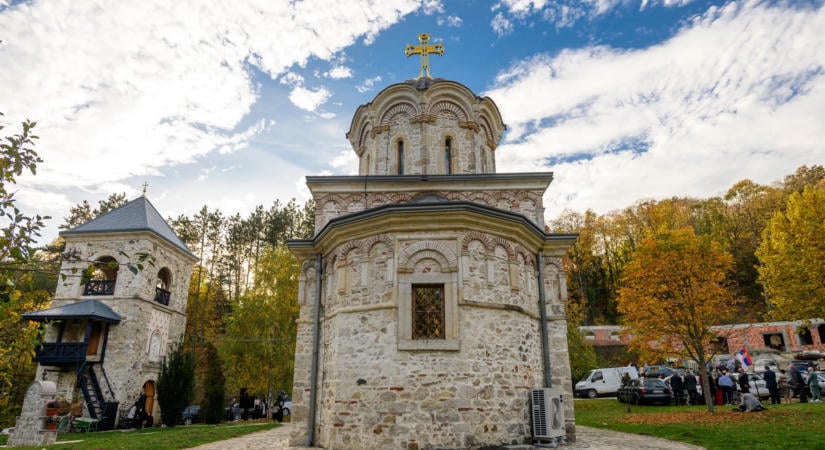 Tizenhat kolostor bújik meg Novi Sad közelében – fedezd fel ősszel a Fruška Gora-t