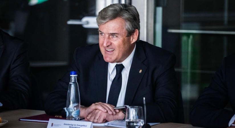 Valamit már érezhetnek Kapitány Istvánék, ez látszik a számokból: durván felhizlalták a rezsicsökkentés keretét, csaknem 1200 milliárdot mozgósít a kormány – ennyire elszállnak majd az árak?