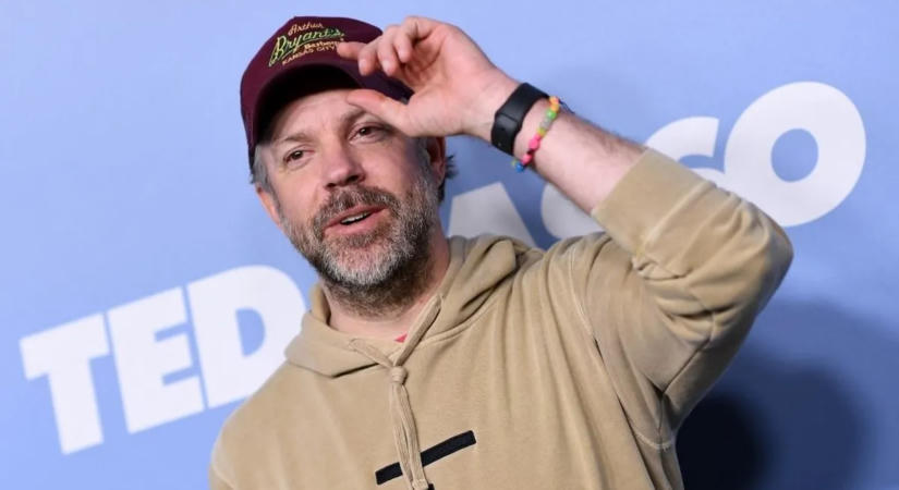 Ted Lasso a való életben is kispadra ülhet – női focicsapat hívta a népszerű sorozat sztárját - videó