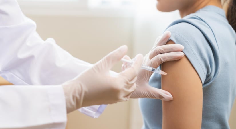 Ausztráliából a HPV-oltás miatt eltűnik a méhnyakrák: most lehet kérni itthon a gyereknek a vakcinát
