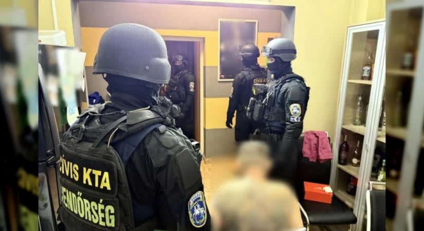 Öt kábítószer-kereskedőt fogtak el a hajdú-bihari rendőrök egy összehangolt akció során