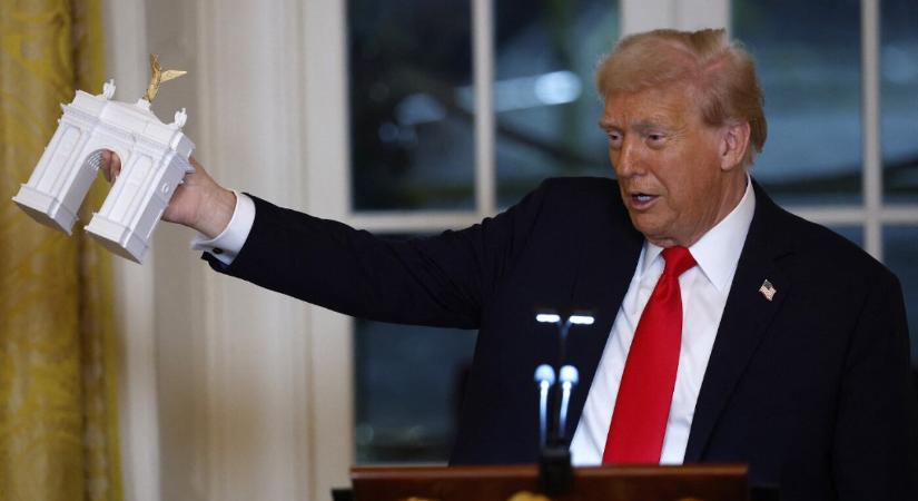 Trump diadalívet építtetne magának