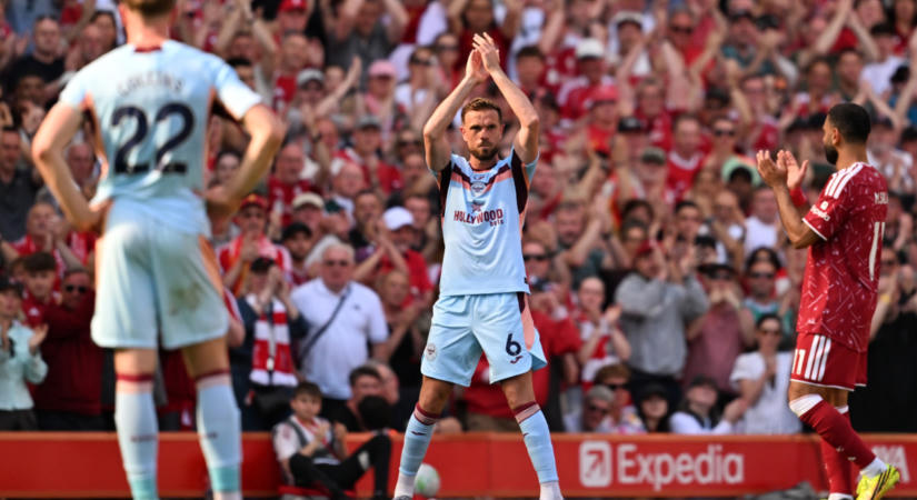 Szerződést bontott a Brentforddal, egyre közelebb a Chelseahez Jordan Henderson!