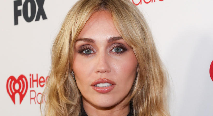 Miley Cyrus eldobta híres vezetéknevét: valami nagy dologra készül