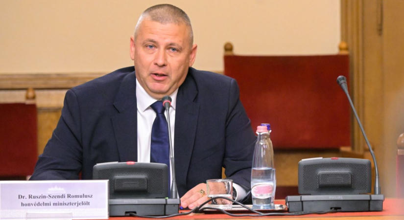 Kiderült, mit nem mondhat el a honvédelmi miniszter: szivárognak az információk a bizottsági ülésről – „szóltak, hogy nem kellene éles gránátokat robbantani!"
