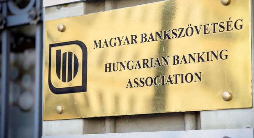 Egyelőre nem találják a megoldást arra, hogy ne nőjenek a költségek, így nem sikerült megállapodni a kamatstop kivezetéséről
