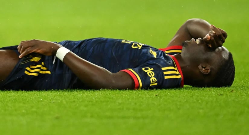 Aggodalom az Arsenalnál Saka sérülése miatt: még nem tudni, mennyit hagyhat ki