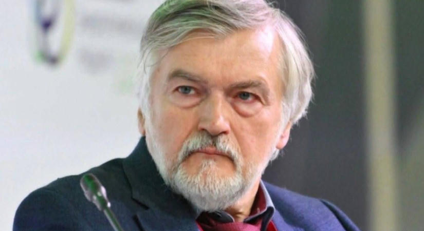 Orosz vezető bankárt bocsátottak el, mert kritizálni merte a háborús gazdaságot