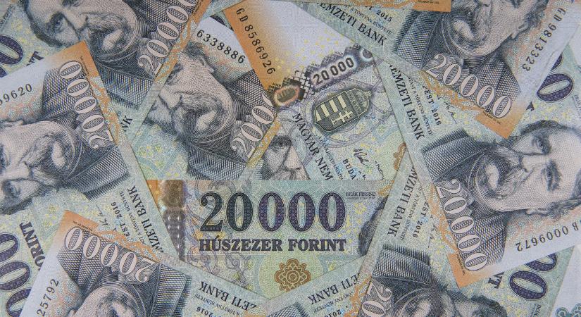 Minősített vesztegetés miatt vettek őrizetbe egy kormányhivatali osztályvezetőt, több mint tízmilliót kapott egy vállalkozótól