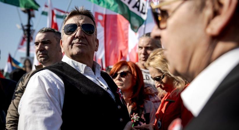 Bayer Zsolt: „Ideje van a lázadásnak!”