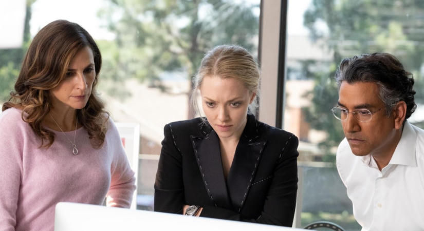 Amanda Seyfried eladta a jövőt – és majdnem mindenki megvette. A kibukott. Kritika