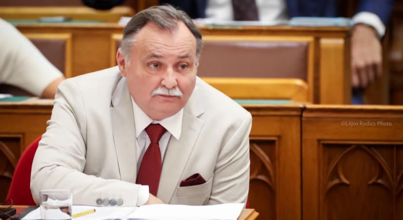 Több százezer köbméter ivóvíz vész el naponta