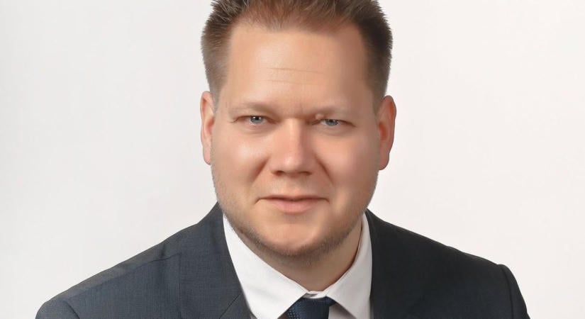 Milliós fizetéssel és több ingatlannal a nevén szociális bérlakásban lakik a kecskeméti fideszes alpolgármester