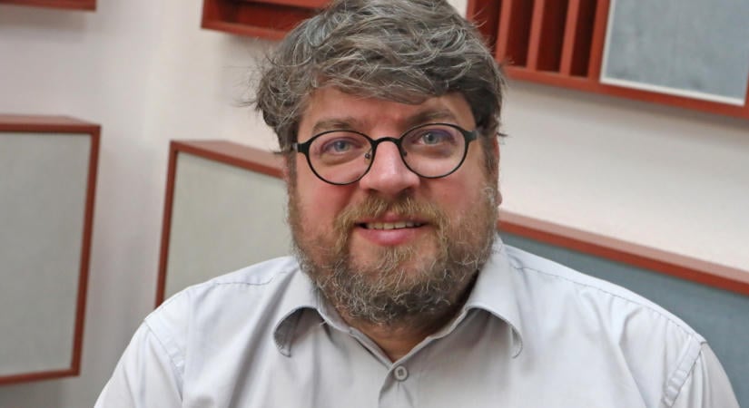 Dombos: A kormány még nem köteleződött el a jogegyenlőség mellett