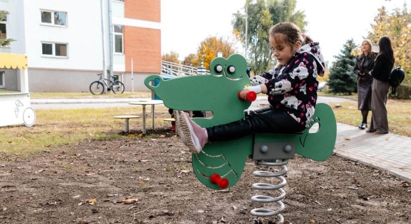 Játszótérrel könnyítik meg a kézdivásárhelyi kis betegek kórházi mindennapjait