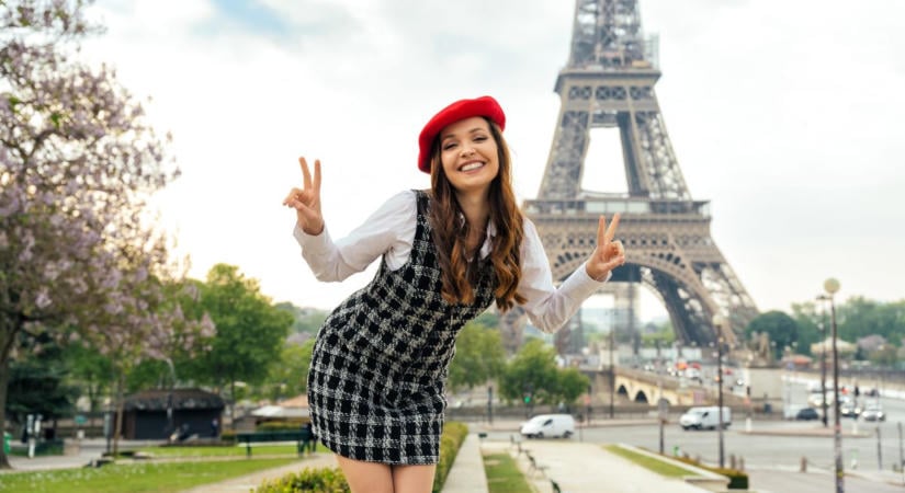 A sikkes francia nők kedvence: ettől a szoknyától lesz igazán elegáns a szetted