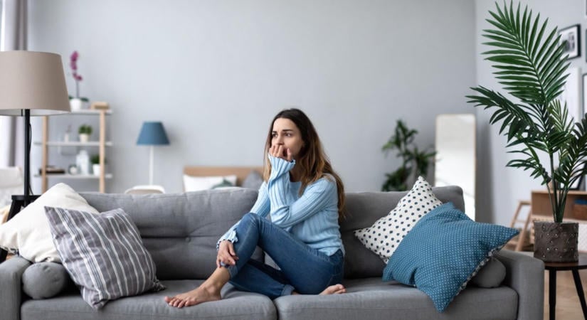 Így viselkedik párkapcsolatban a nő, aki érzelmileg elérhetetlen apa mellet nőtt fel