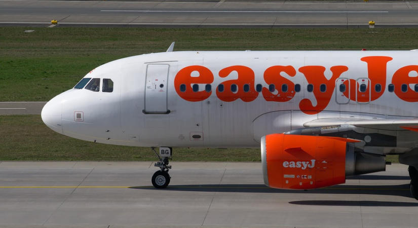 Tömegverekedés tört ki az Easyjet járatán