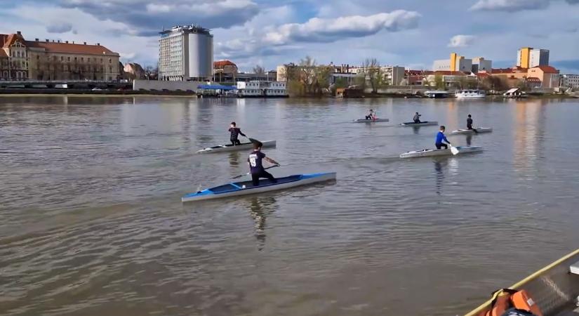 A Víz Világnapján 2 kajakos teljesítette a Boszorkány kört