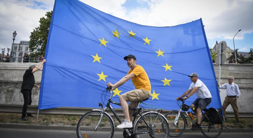 Európai Bizottság: ünneplésre ad okot a magyar jogállamiság helyreállítása