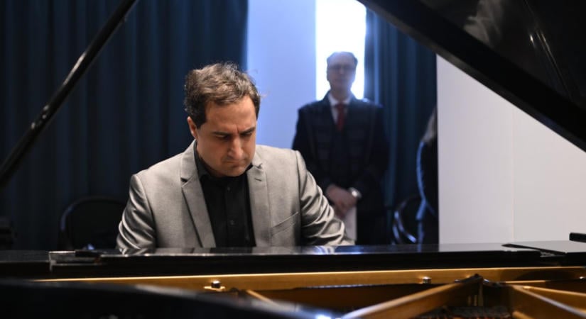 Brahms négyzetrácsos papíron? - Zeneismereti kalandozás Fülei Balázzsal