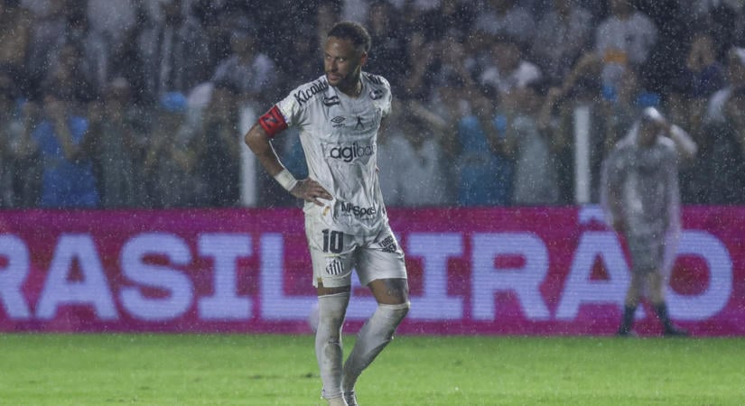 Hihetetlen jelenet: Neymar a „Vinícius-szabály” miatt kapott piros lapot