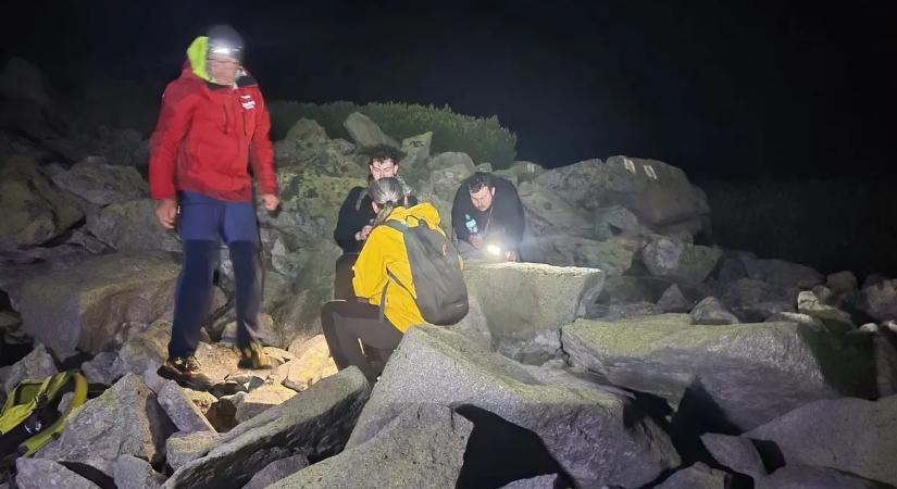 Magyar turistákat mentettek Romániában: kiszáradva, élelem nélkül találtak rájuk - Videó!