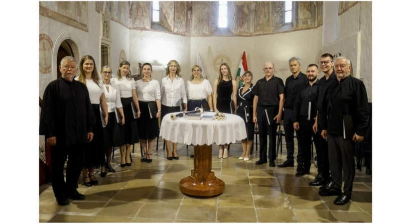 Negyven év, közel ötszáz program