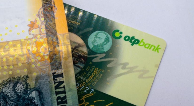 Őszre várták a nyugdíjasok a pluszpénzt, most már a jövő évi büdzsén múlik a SZÉP-kártya