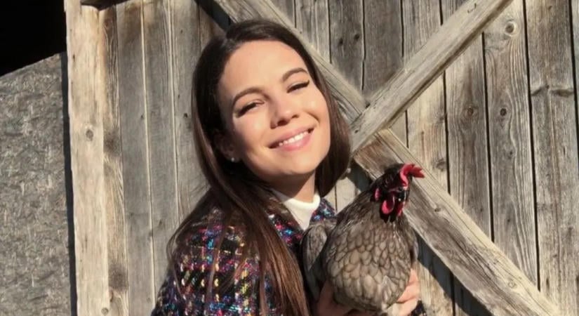 Molnár Miléna a tyúkokhoz is kiöltözik: „Úgy érzem jól magam, ha mindenhol normálisan nézek ki”