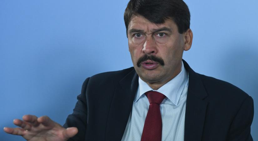 Áder János válaszolt Magyar Péternek: hivatalos útra ment Disneylandbe