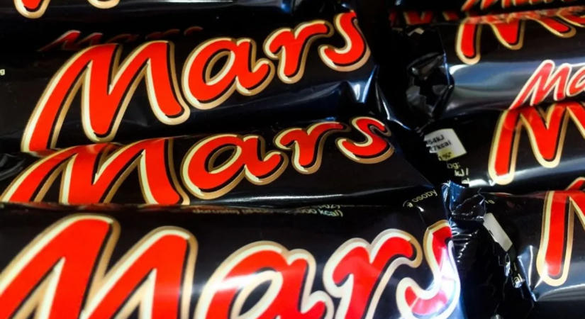 35 éves Mars csokiszelet került elő egy házból – a mai változat eltörpül mellette - videó