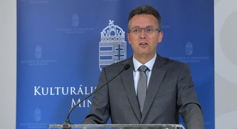 Hankó Balázs, Seszták Miklós és Magyar Péter mentelmi jogának felfüggesztését kéri az ügyészség