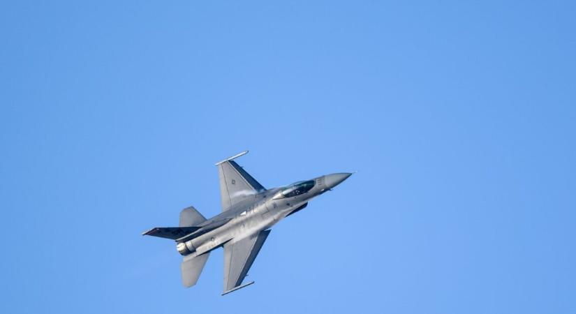F-16-os vadászgépeket riasztottak egy tömeges légtérsértés miatt New Jersey-ben