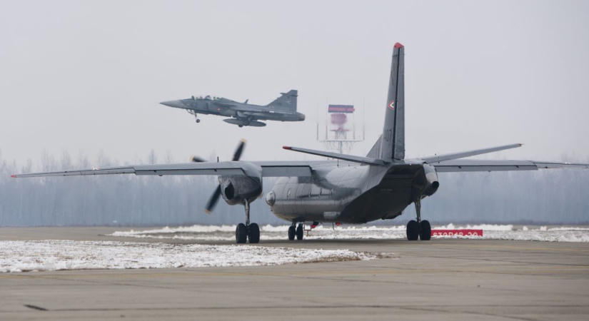 Ruszin-Szendi: Súlyos, de nem életveszélyes állapotban van a Gripen pilótája