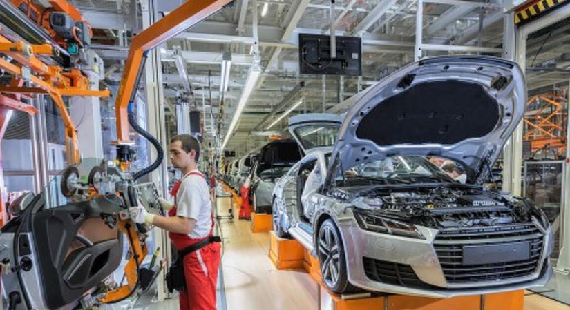 Nagy átrendeződés jön a Volkswagennél – mi vár a győri Audira?