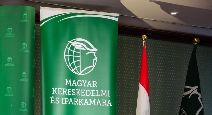 A kormány eltölri a kötelező 5 ezer forintos kamarai hozzájárulást