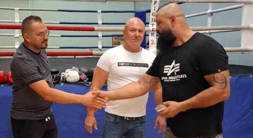 Nagylelkű felajánlás: Élményt kaptak ajándékba a szekszárdi ifjú bokszolók