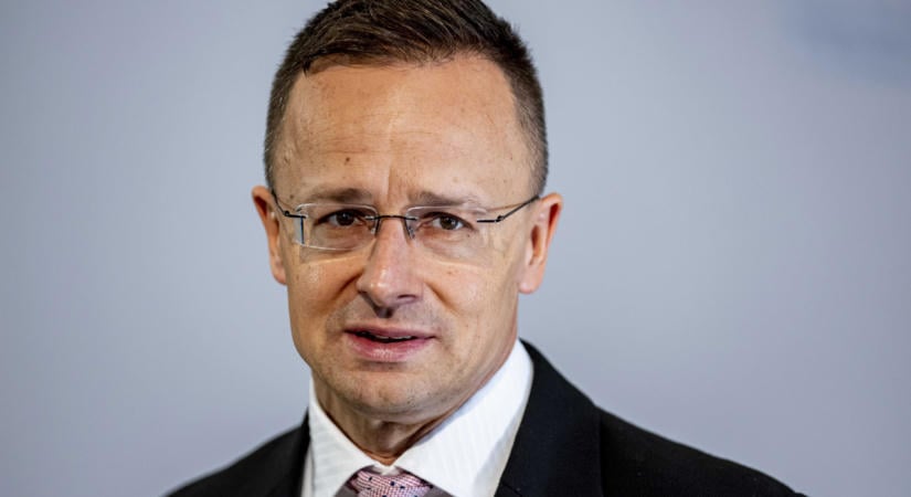 Órákon át faggatták Szijjártó Pétert: drámai volt