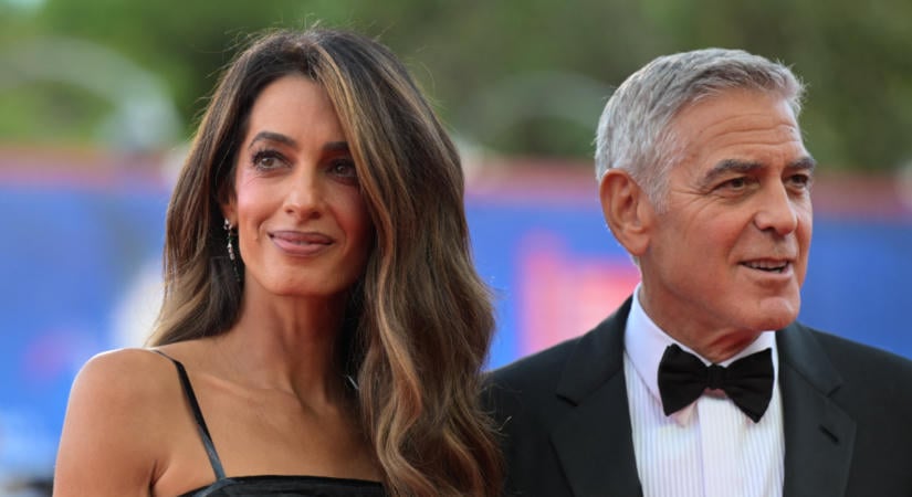 Még soha nem láttuk Amal Clooney-t ennyire gyönyörűnek – vörös ruhájában felperzselte Velencét