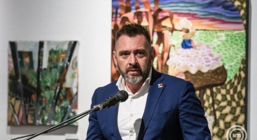 Sári Zsolt államtitkár nyitotta meg Szombathelyen az Élő Magyar Festészet kortárs kiállítást