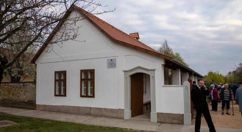 "Igyekszünk": rohamtempóban fejlődik Baj, Bencsik János büszkesége